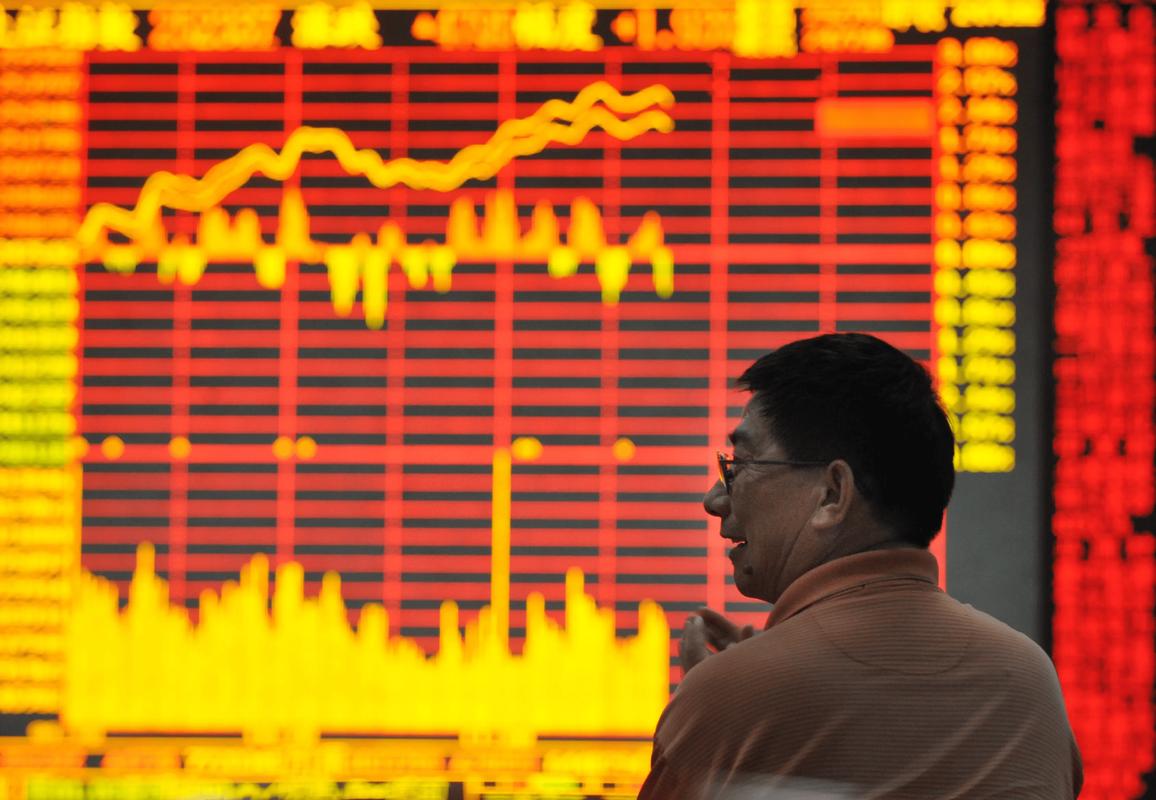 国产精拍在线视频观看17c 扒下语文老师的丝袜